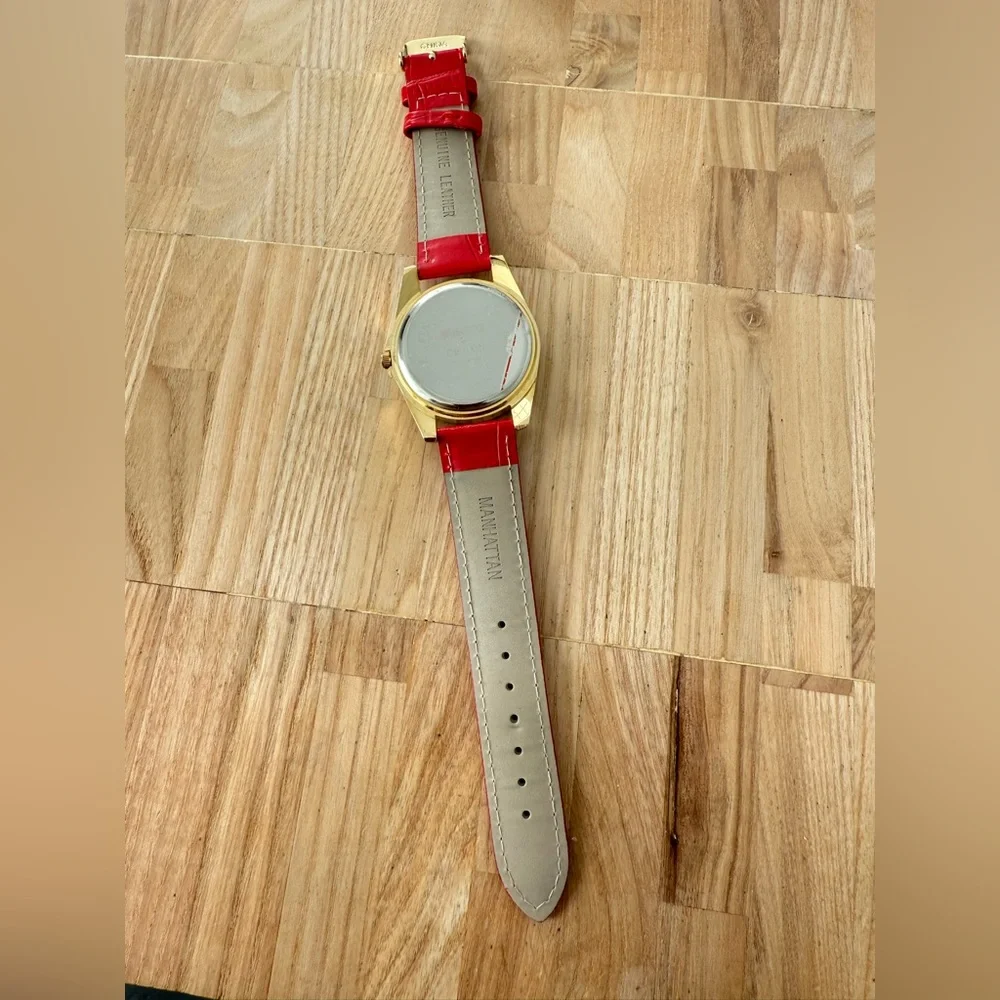 Manhattan by croton ladies gold tone red leather dress watch NEW BATTERY